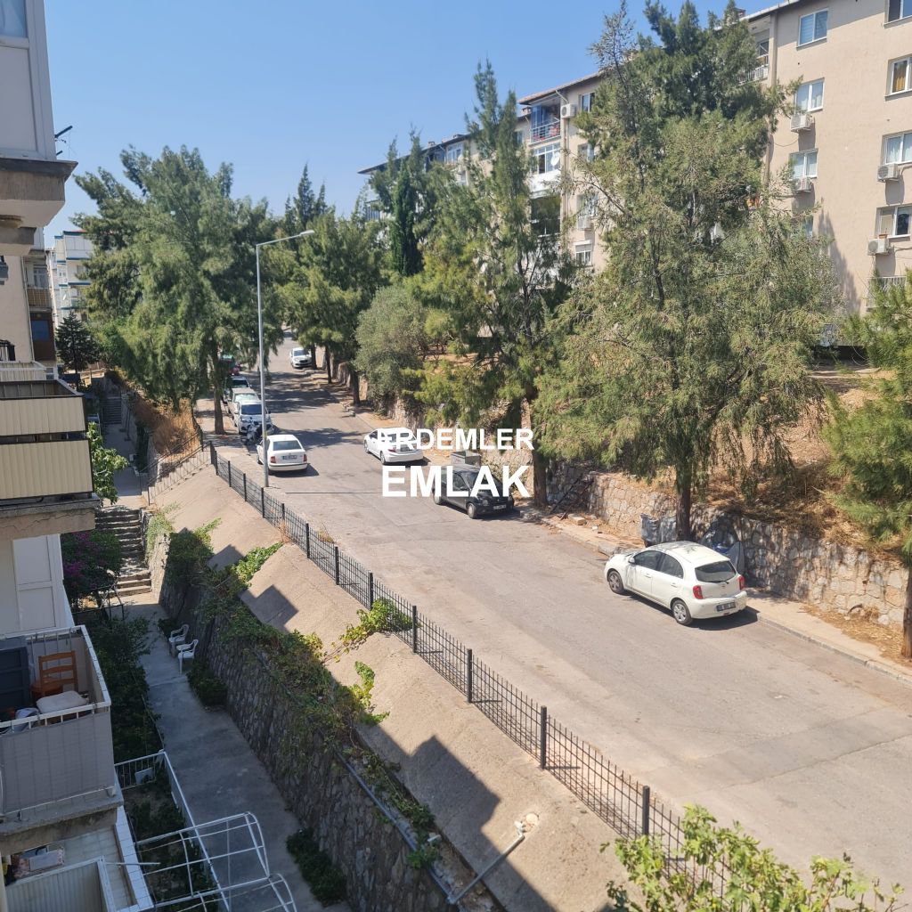 ERDEMLERDEN EVKA 3 DE FULL EŞYALI ARA KAT BAKIMLI DAİRE