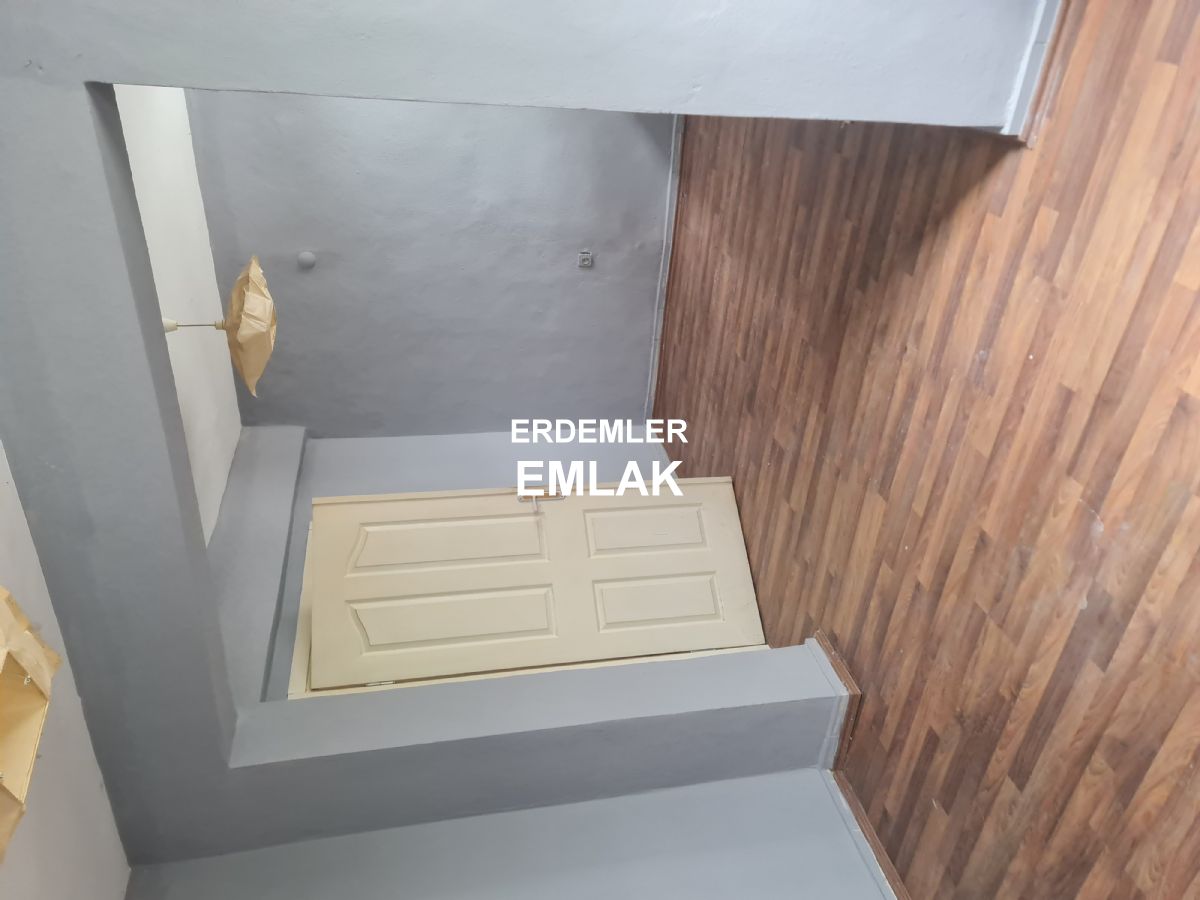 ERDEMLERDEN SARAYKENT 6 DA MUSTAKİL BAHÇELI 4 ODA 1 SALON DAİRE