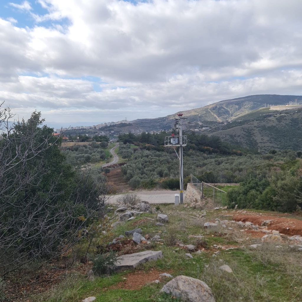 ERDEMLERDEN BORNOVA KAYADİBİNDE KÖŞE PARSEL KUPON TARLA