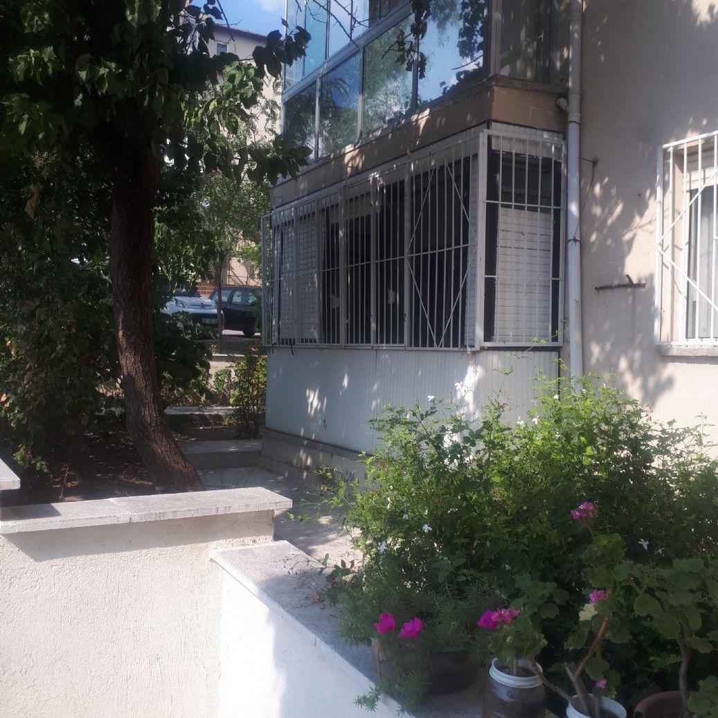ERDEMLERDEN EVKA 3 DE EŞYALI 1 ODA 1 SALON YÜKSEK GİRİŞ
