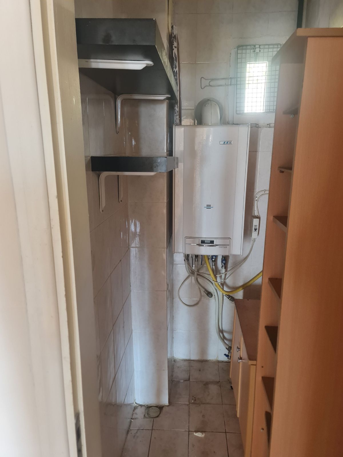 ERDEMLERDEN SİTE İÇİNDE KAPICILI ARA KAT MANZARALI DAİRE