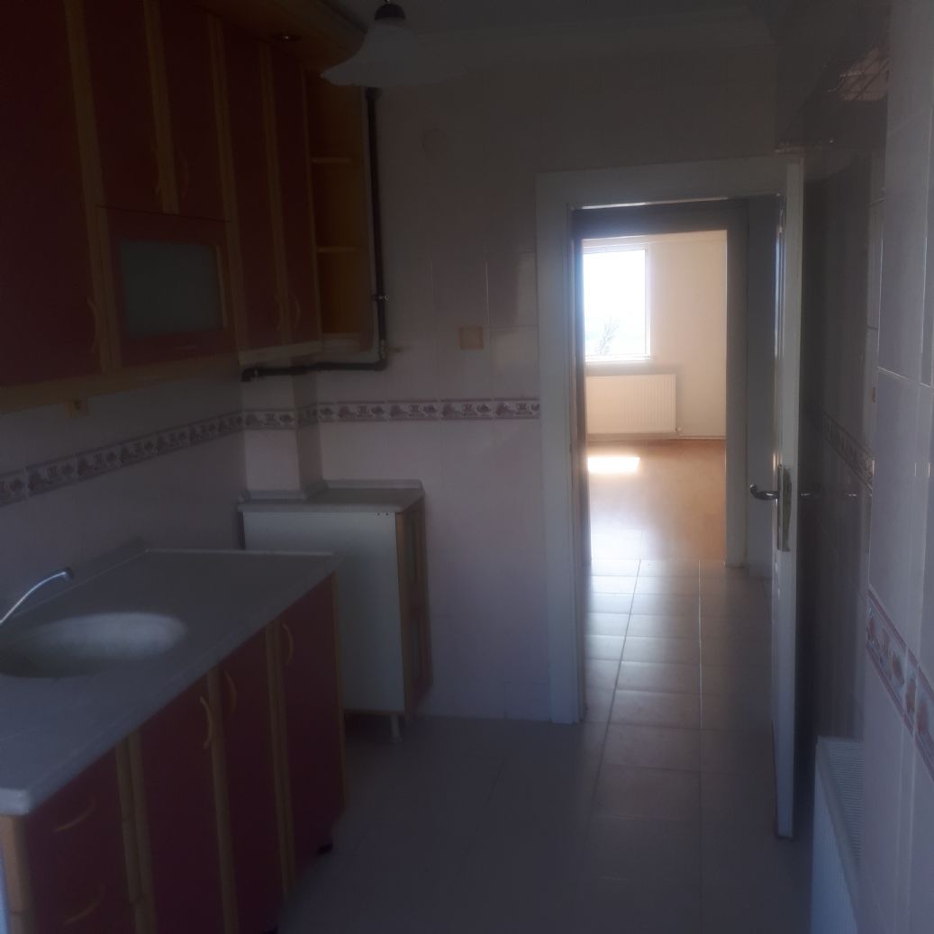 ERDEMLERDEN EVKA 3 MERKEZİNDE BAKIMLI MANZARALI 2+1 DAİRE