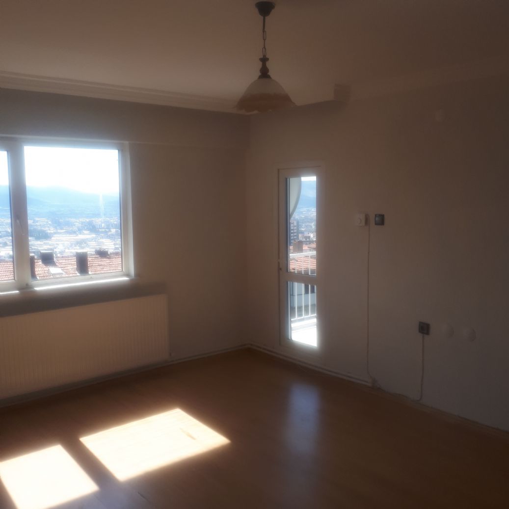 ERDEMLERDEN EVKA 3 MERKEZİNDE BAKIMLI MANZARALI 2+1 DAİRE