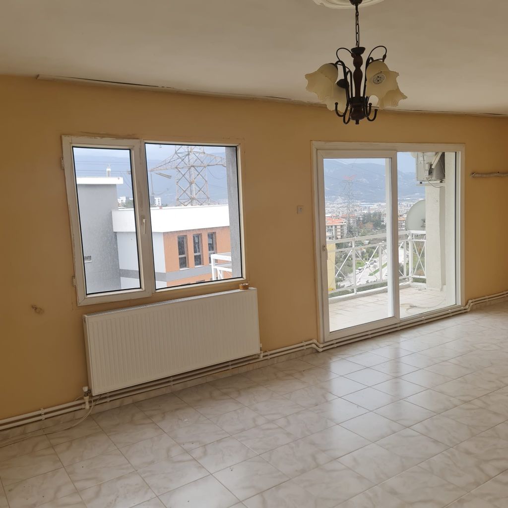 ERDEMLERDEN İZYUVADA 3+1 MAKRO SENTİRE YAKIN NECMİYE BİLGİN İLKÖGRETİM OKULUNUN ALTINDA