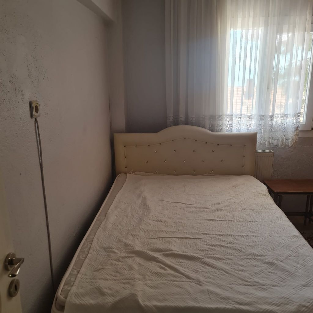 ERDEMLERDEN EVKA 3 DE FULL EŞYALI ARA KAT BAKIMLI DAİRE