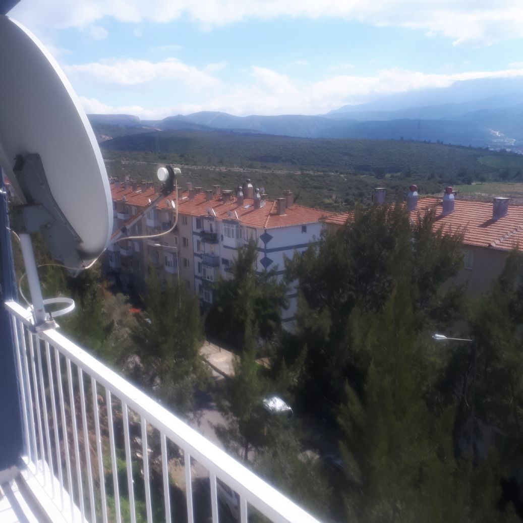 ERDEMLERDEN EVKA 3 MERKEZİNDE BAKIMLI MANZARALI 2+1 DAİRE