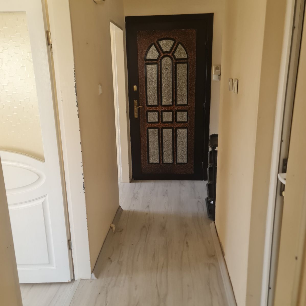 ERDEMLERDEN EVKA 3 DE GİRİŞ KAT 1 ODA 1 SALON