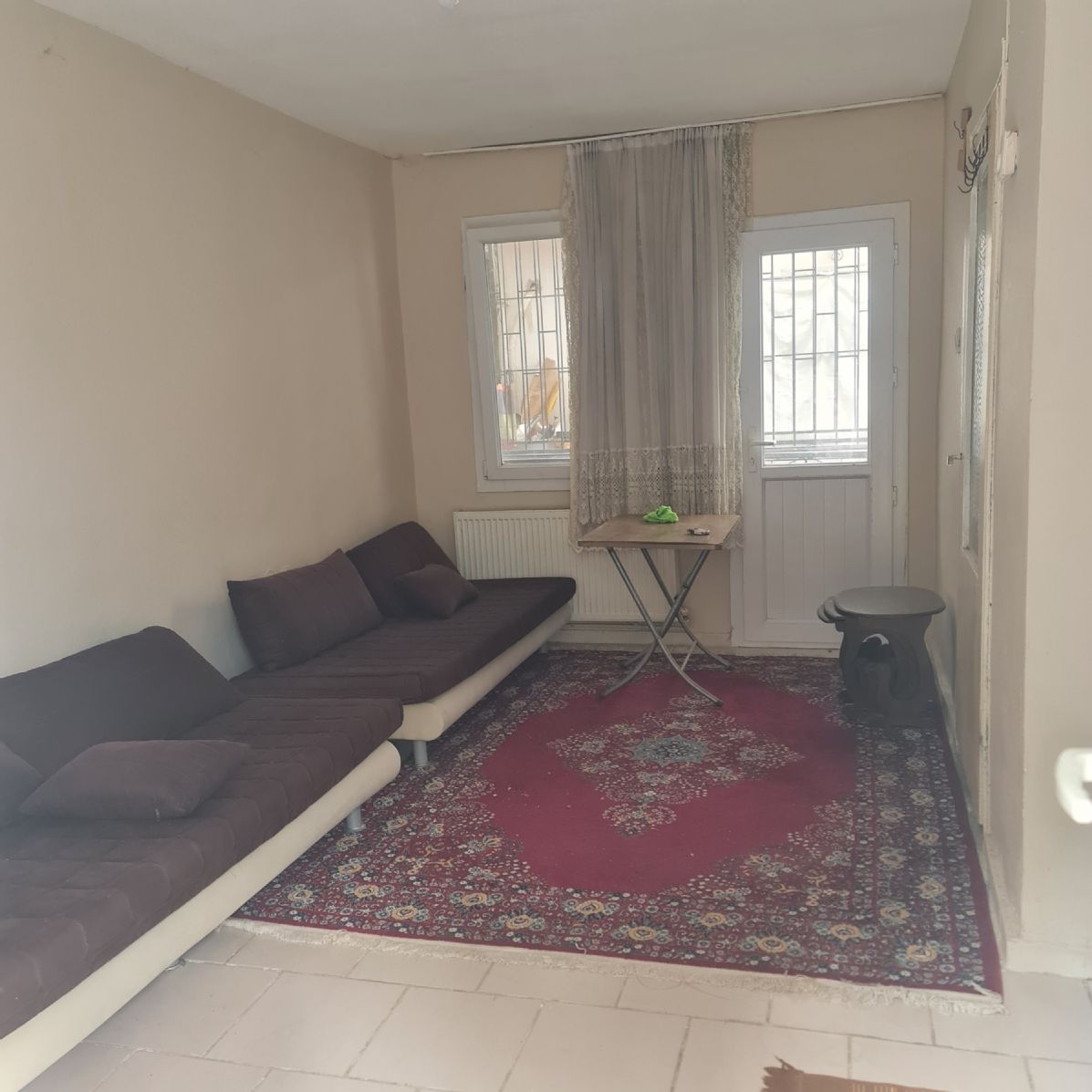 ÖGRENCİYE FULL EŞYALI 4 ODA 1 SALON TRİPLEKS DAİRE KAMPÜSE 5 DURAK MESAFEDE