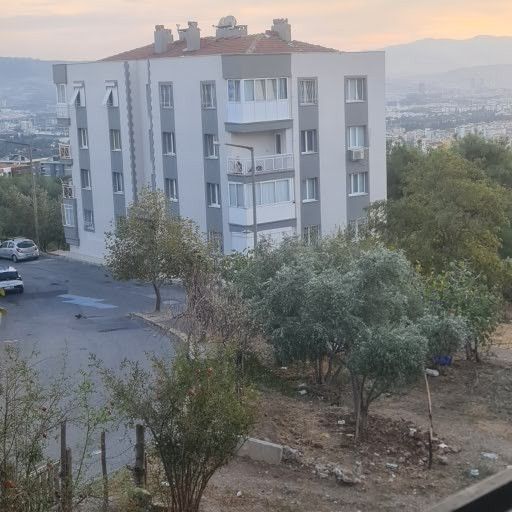 ERDEMLERDEN İZYUVADA KÖRFEZ MANZARALI ARA KAT BAKIMLI DOGALGAZLI DAİRE