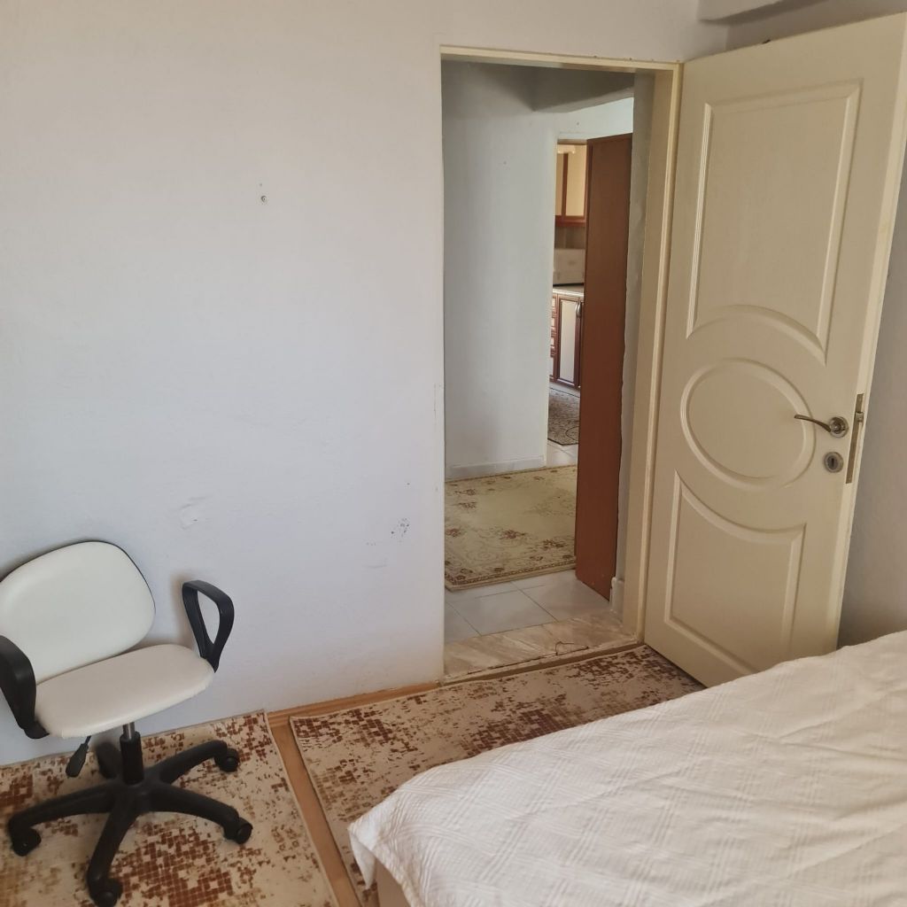 ERDEMLERDEN EVKA 3 DE FULL EŞYALI ARA KAT BAKIMLI DAİRE