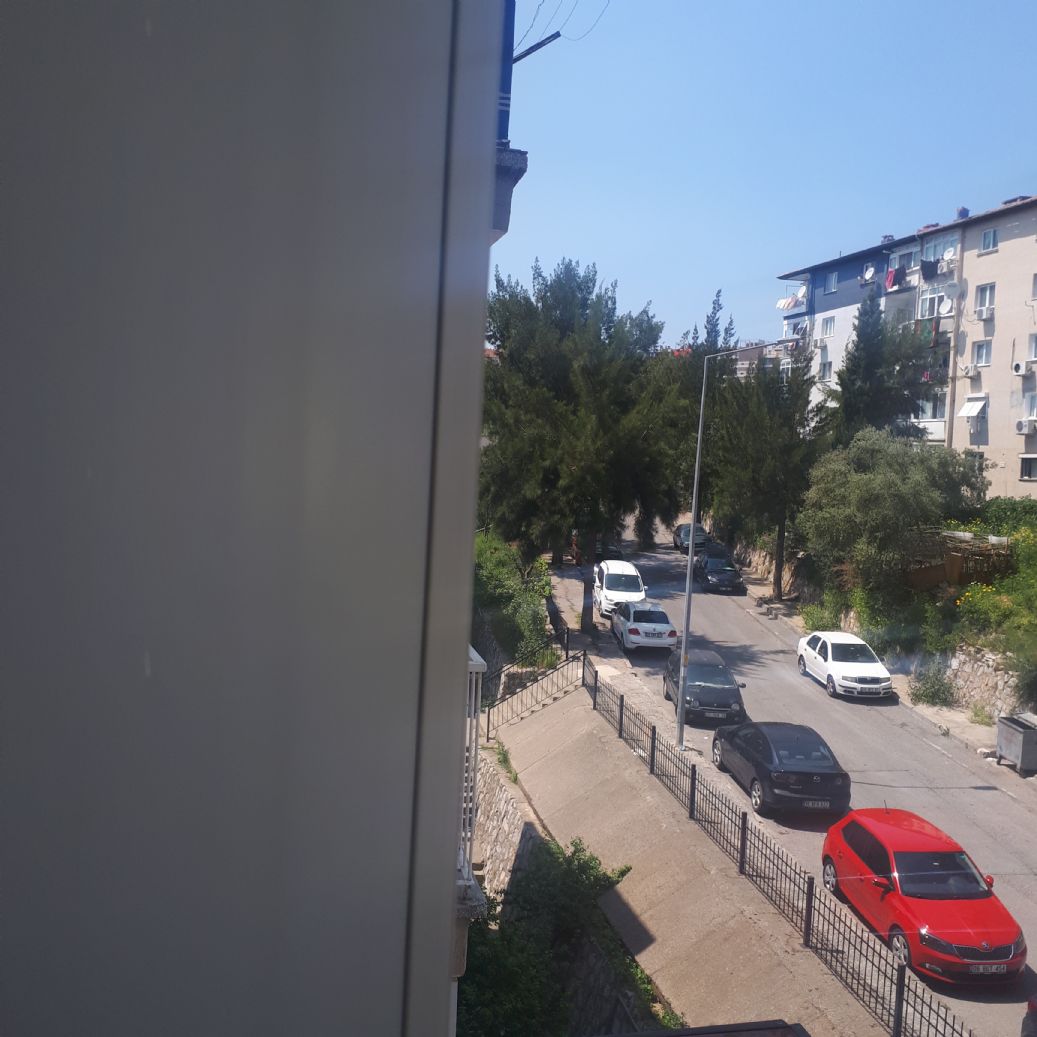 ERDEMLERDEN EVKA 3 MERKEZİNDE ARA KAT DOGALGAZLI BAKIMLIMANZARALI
