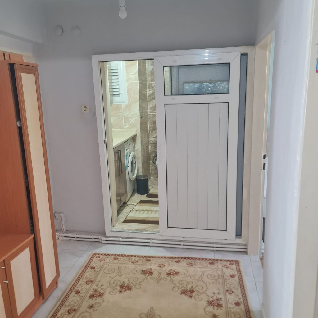 ERDEMLERDEN EVKA 3 DE FULL EŞYALI ARA KAT BAKIMLI DAİRE