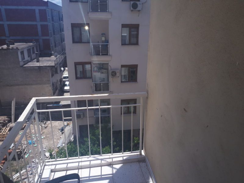 ERDEMLERDEN KARŞIYAKA ŞEMİKLERDE ORDU BULVARINDA ARA KAT DAİRE ERDEMLERDEN KARŞIYAKA ŞEMİKLERDE ORDU BULVARINDA ARA KAT DAİRE