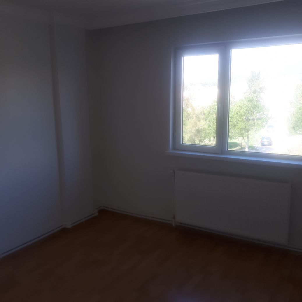 ERDEMLERDEN EVKA 3 MERKEZİNDE BAKIMLI MANZARALI 2+1 DAİRE