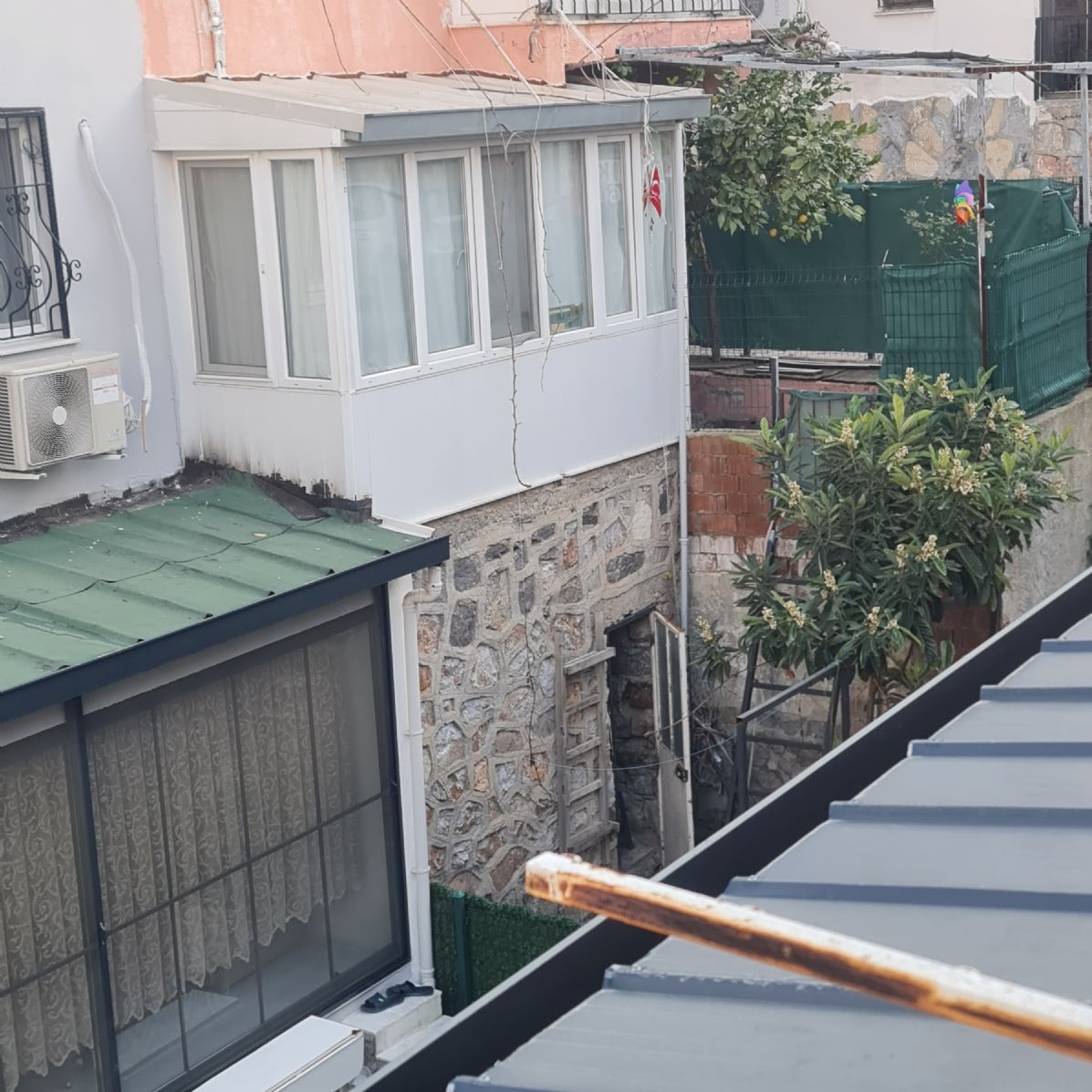 ERDEMLERDEN SARAYKENT 6 DA MUSTAKİL BAHÇELI 4 ODA 1 SALON DAİRE