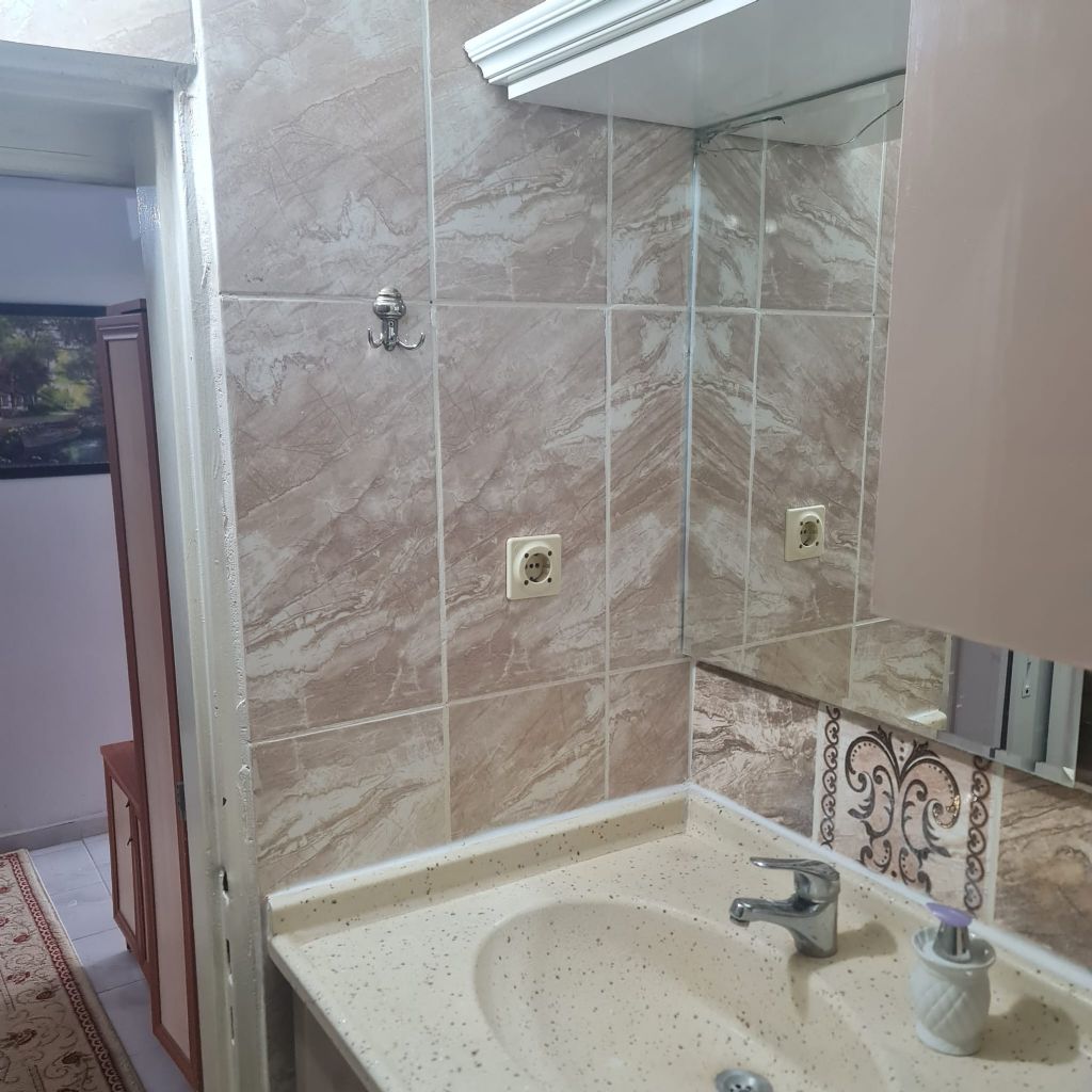 ERDEMLERDEN EVKA 3 DE FULL EŞYALI ARA KAT BAKIMLI DAİRE