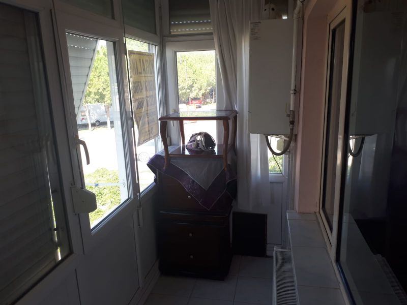 ERDEMLERDEN EVKA 3 DE MERKAZİ YERDE BAKIMLI MANZARALI ARA KAT 1+1 DAİRE