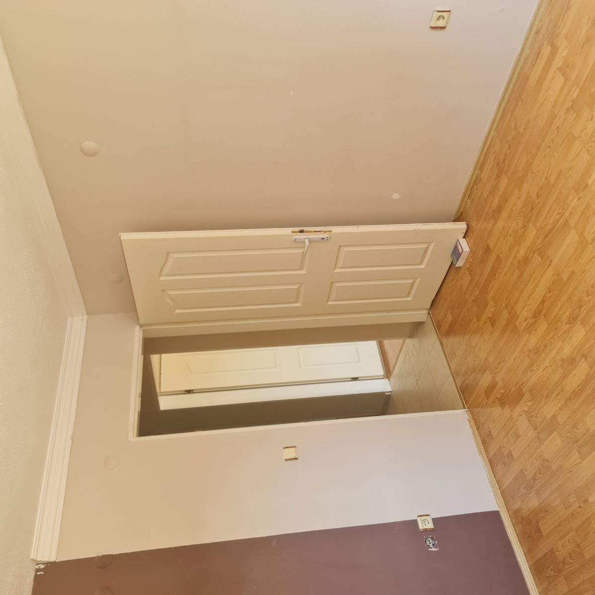 ERDEMLERDEN MACRO CENTERİN HEMEN YANINDA KAPICILI SITE İÇİNDE 3+1