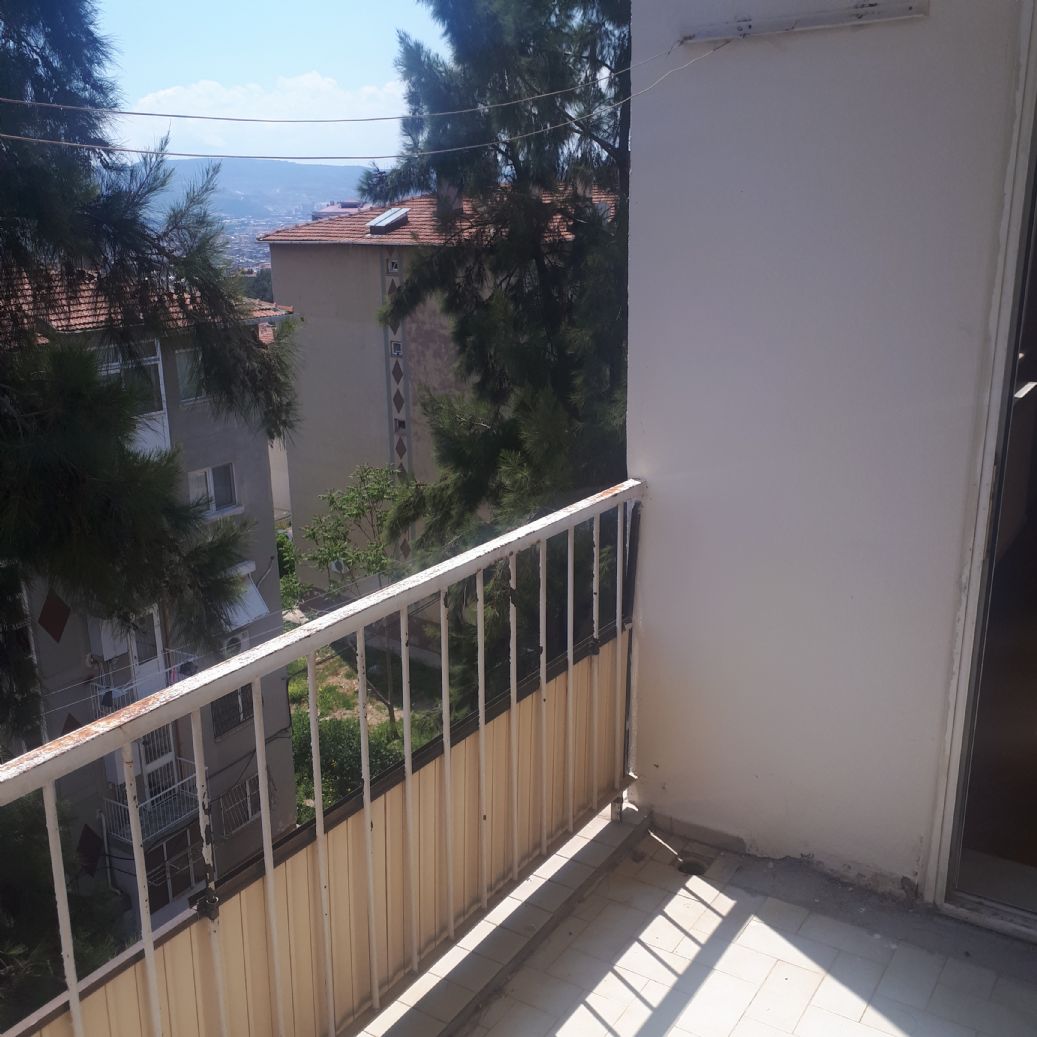 ERDEMLERDEN EVKA 3 MERKEZİNDE ARA KAT DOGALGAZLI BAKIMLIMANZARALI
