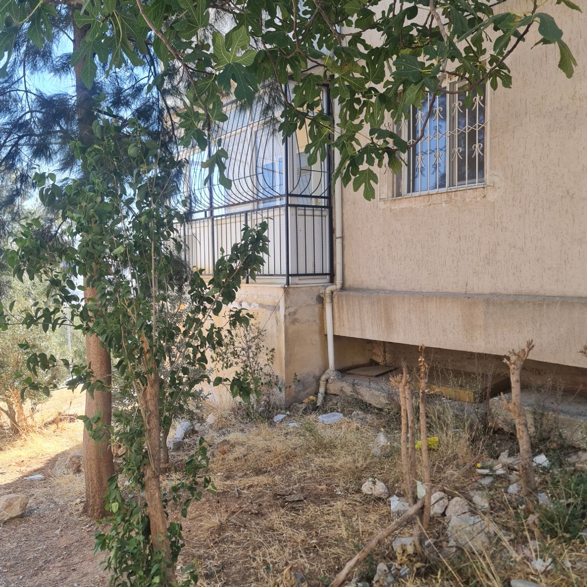 ERDEMLERDEN EVKA 3 DE GİRİŞ KAT 1 ODA 1 SALON