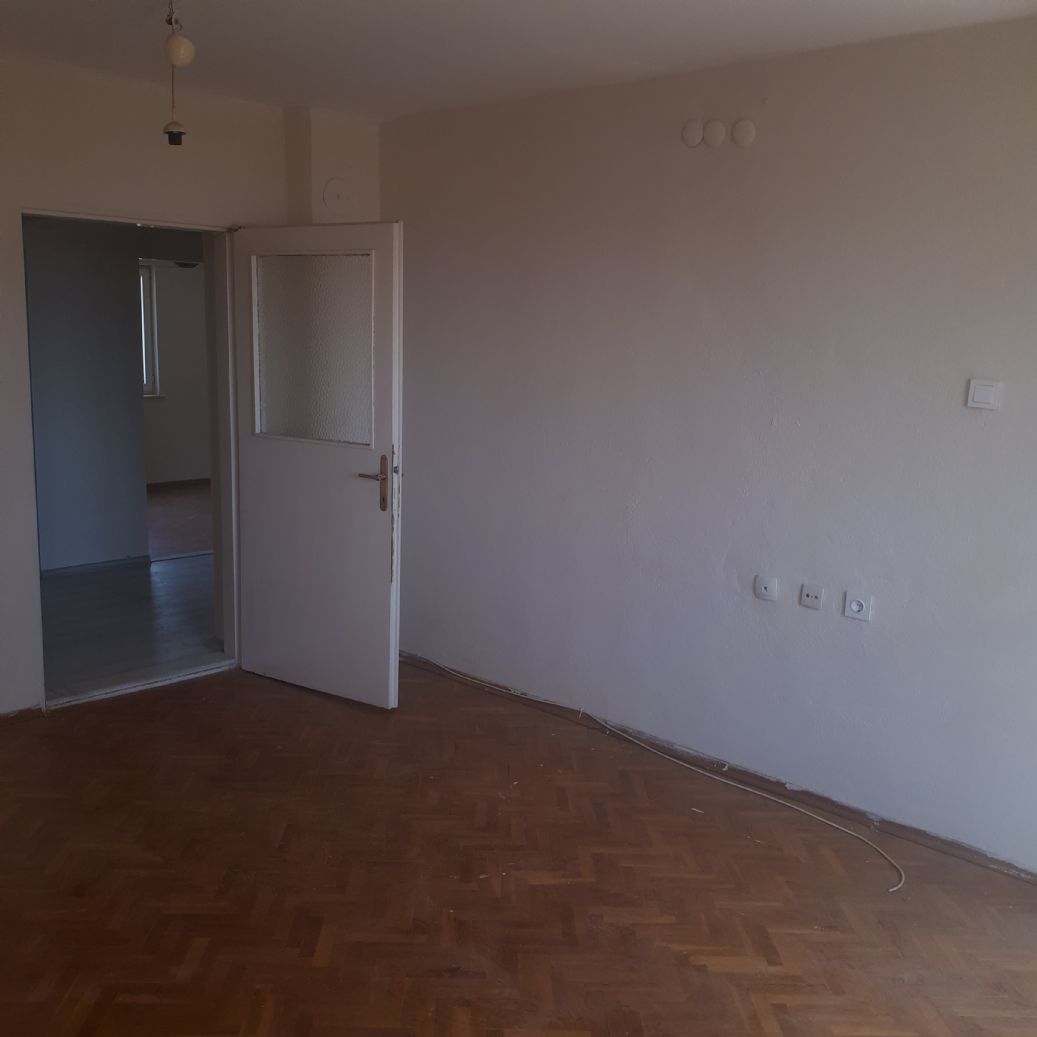 ERDEMLERDEN EVKA 3 MERKEZİNDE ARA KAT DOGALGAZLI BAKIMLIMANZARALI