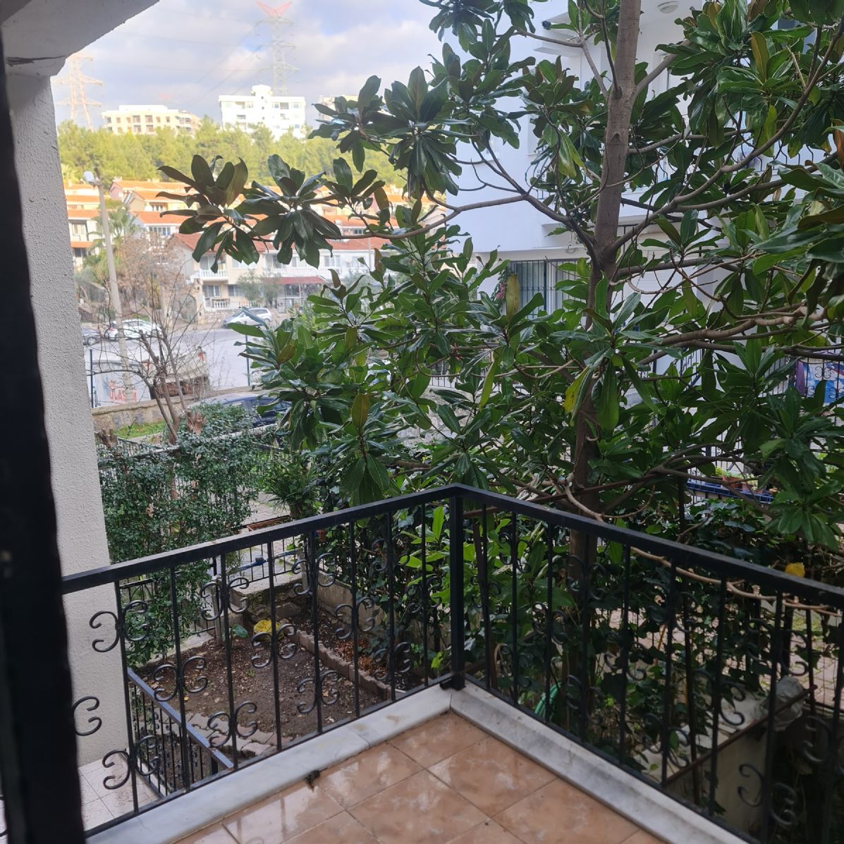 ERDEMLERDEN SARAYKENT 6 DA MUSTAKİL BAHÇELI 4 ODA 1 SALON DAİRE