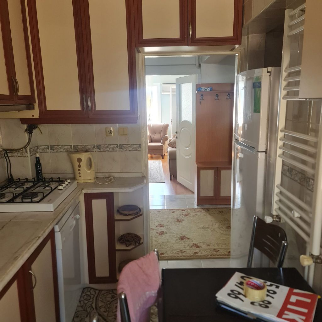 ERDEMLERDEN EVKA 3 DE FULL EŞYALI ARA KAT BAKIMLI DAİRE