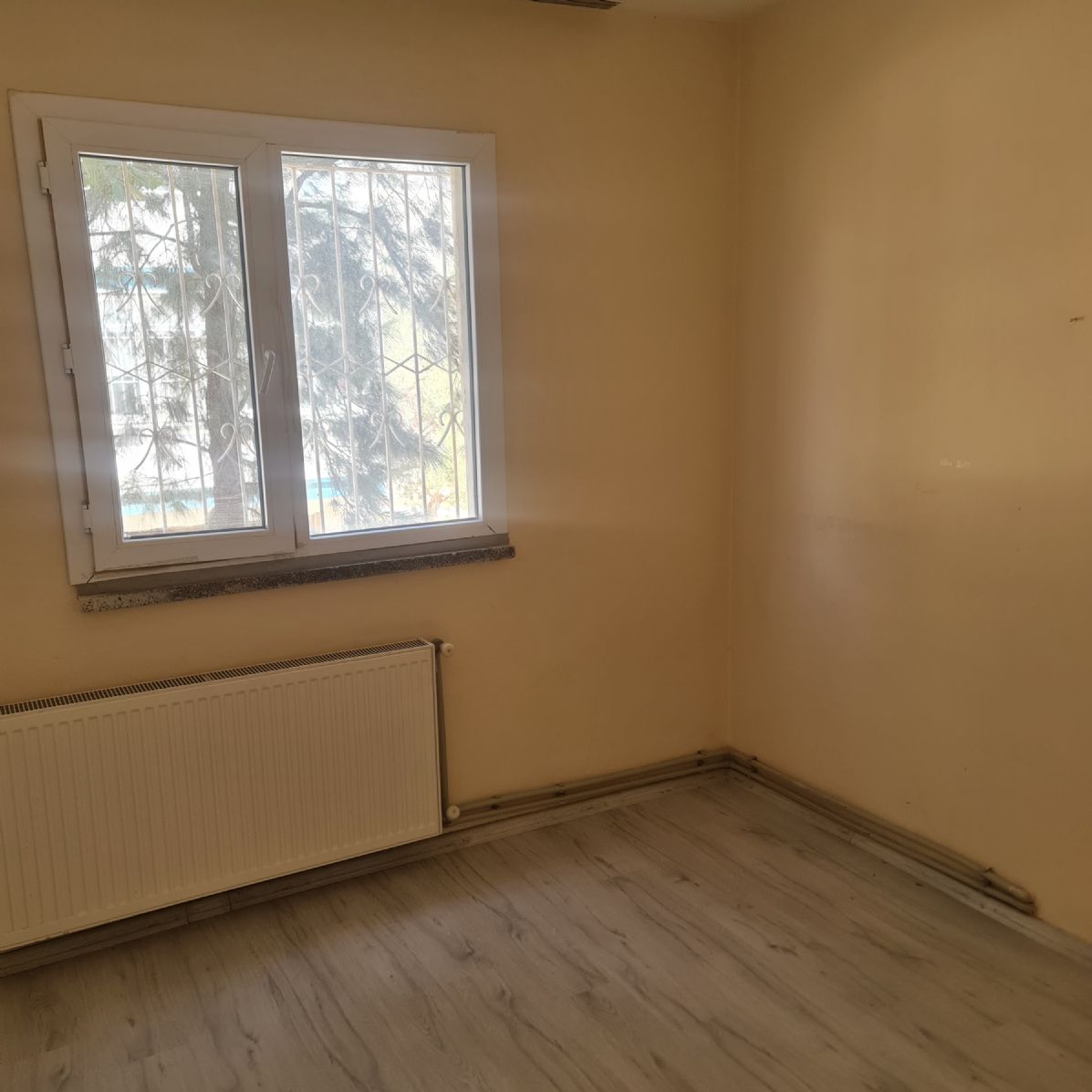 ERDEMLERDEN EVKA 3 DE GİRİŞ KAT 1 ODA 1 SALON