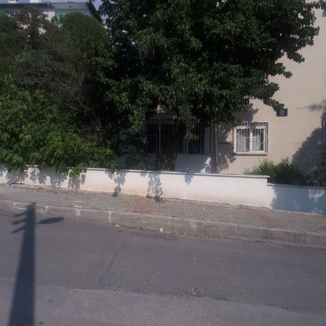 ERDEMLERDEN EVKA 3 DE EŞYALI 1 ODA 1 SALON YÜKSEK GİRİŞ