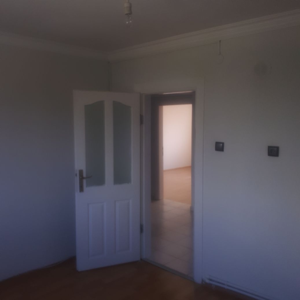 ERDEMLERDEN EVKA 3 MERKEZİNDE BAKIMLI MANZARALI 2+1 DAİRE