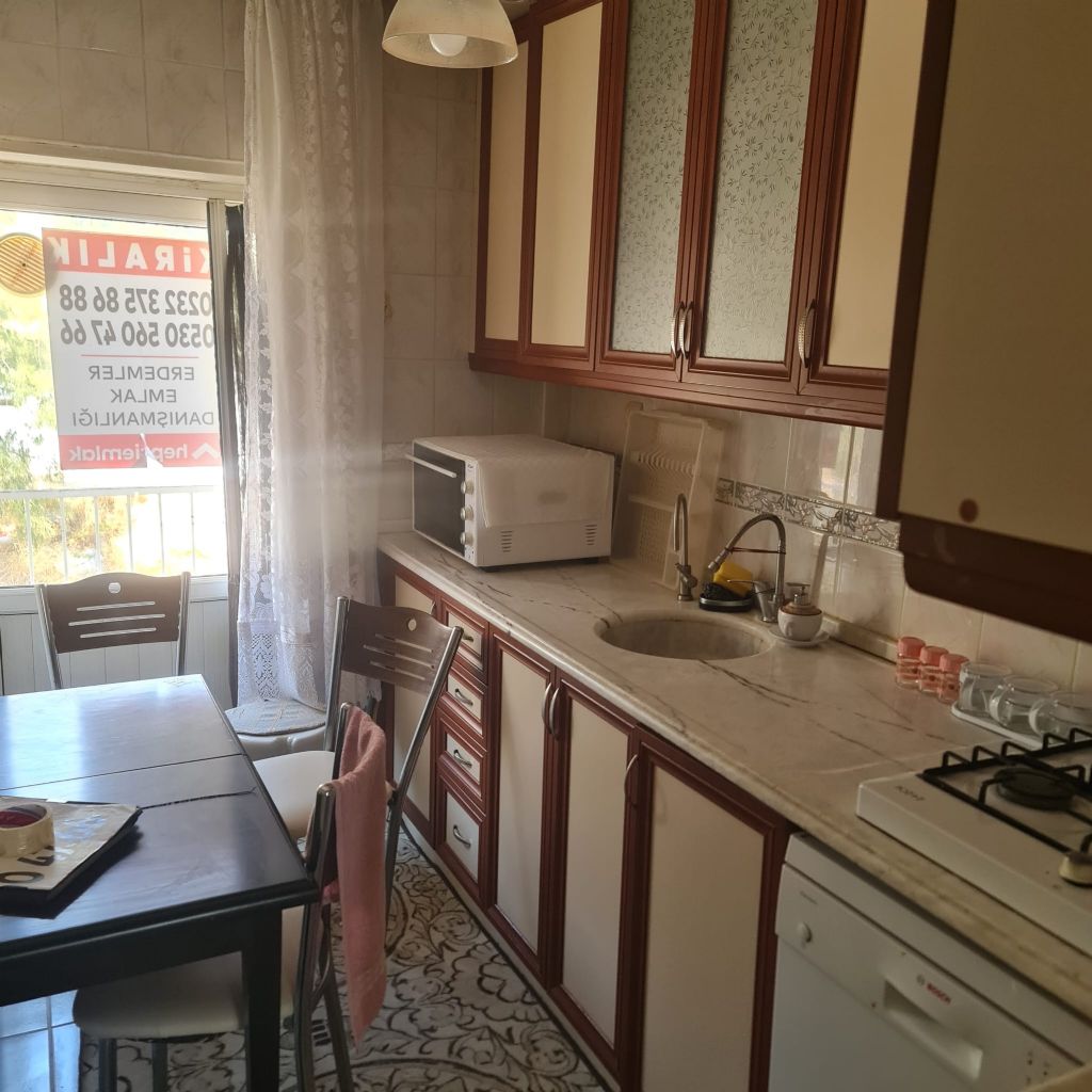 ERDEMLERDEN EVKA 3 DE FULL EŞYALI ARA KAT BAKIMLI DAİRE