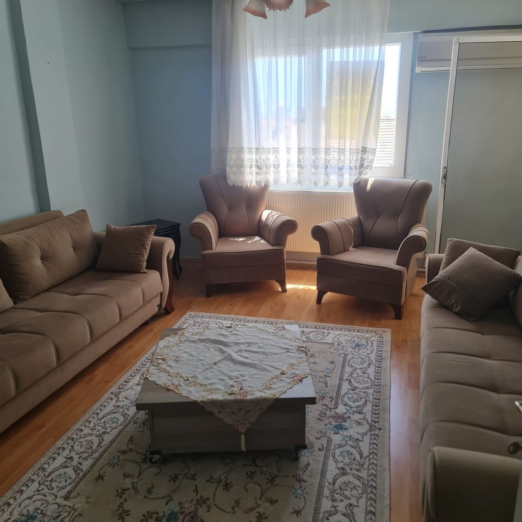 ERDEMLERDEN EVKA 3 DE FULL EŞYALI ARA KAT BAKIMLI DAİRE